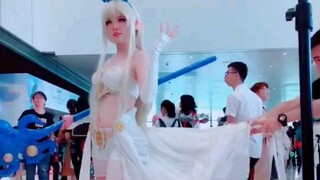 【Comic Exhibition】Meet a good-looking young lady