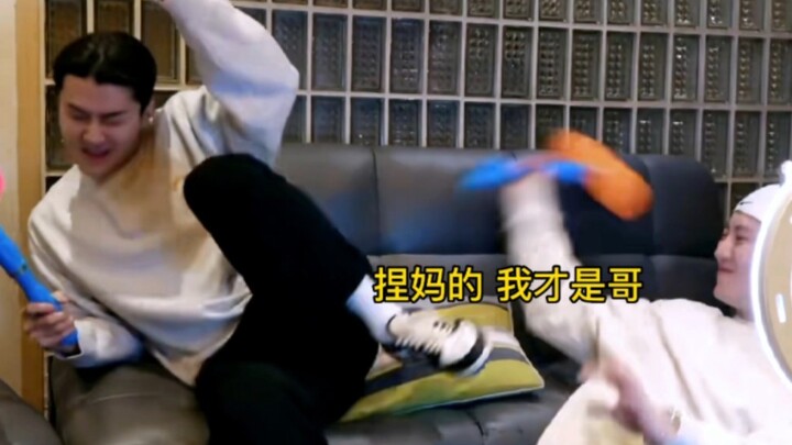 【Park Chanyeol/Wu Sehun】Thèm quá rồi: Làm bố lâu quá nên không còn biết ai là anh nữa, đúng không?