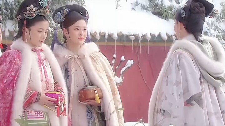 Tahun itu salju tebal di Hengdian, kamera sutradara Zheng Xiaolong sampai hampir meleleh karena dipa