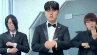 ผู้สื่อข่าวอวี่เหวินป๋อของสถานีนี้รายงานให้คุณฟัง แจ็คกี้เลิฟราตรสวัสดิ์คุณหนู ภาพการตัดสินชัยชนะ MV