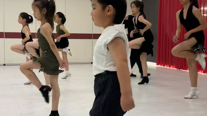 事实证明，我们可是一个很认真的拉丁男孩！！！