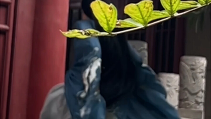 اللقطات البطيئة للركض التي تشاهدونها مقابل مشهد الركض الفعلي~ #الزي_الصيني_التقليدي #أنا_مجنون_بك