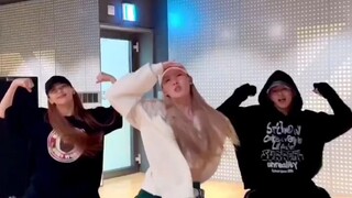 YG New Girl Group BABYMONSTER - Smoke Dance Challenge