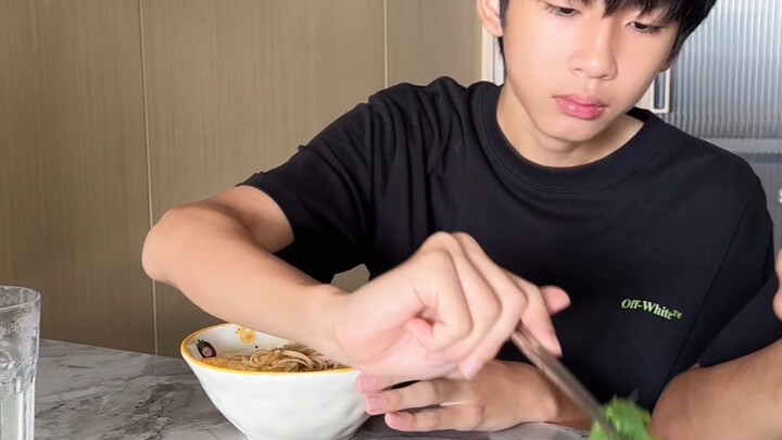 Vlog | Middle School Student’s Mom’s Weekend Breakfast Routine