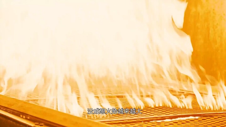 Người phụ nữ rơi xuống một hố lớn đầy ống tiêm, toàn thân cắm chi chít kim tiêm.