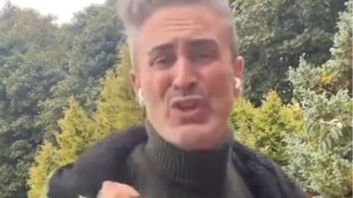 Nếu hôm nay bạn cảm thấy không được vui, hãy hát bài này đi!