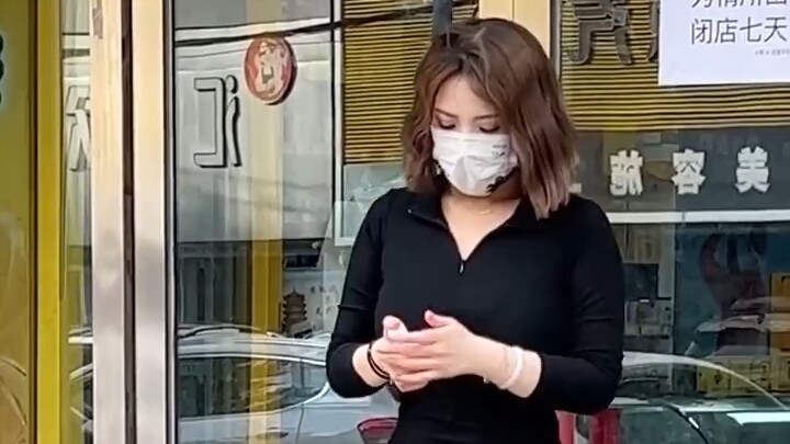 Mungkin sang pemilik kedai juga punya masalah.
