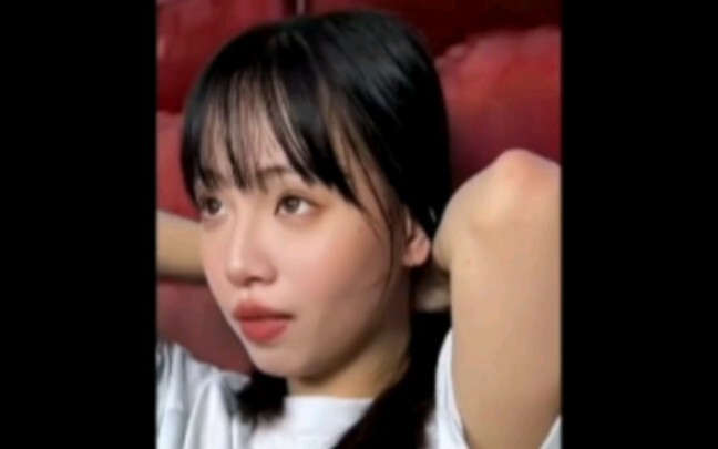 She tied her hair up!