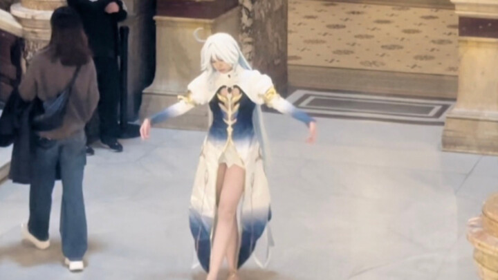 Paris Opera House surprises audience with 'Sinner's Dance'