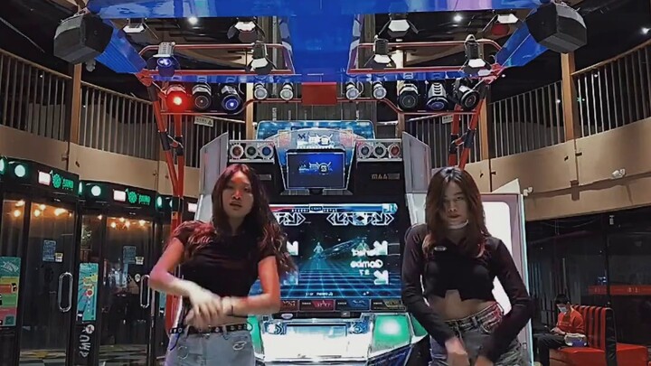 DUN DUN-everglow [Dancing Machine] Cách thể hiện sự hiểu ngầm và đẹp trai một cách an toàn