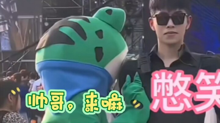 Put on the hood and do whatever you want! Aaaah!