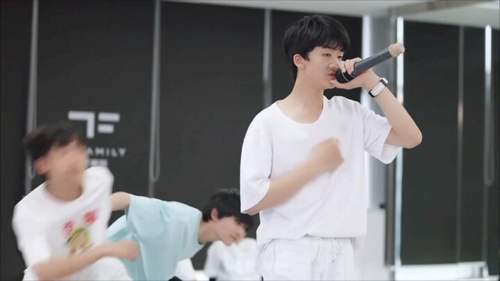 【Deng Jiaxin】After watching the April assessment, looking back at the May assessment, it is true tha