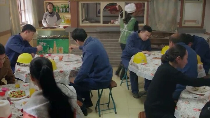 Chàng trai ăn một mạch 92 cái sủi cảo, lập tức lọt vào mắt xanh bà chủ.