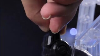 نموذج روبوت مقاتل يدوي الصنع، تم تفجيره بالكامل، لكنه ما زال يعمل بشكل رائع