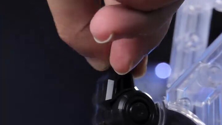 Saya membuat model mecha dengan ledakan armor manual, dan itu benar-benar dapat dimainkan seperti in