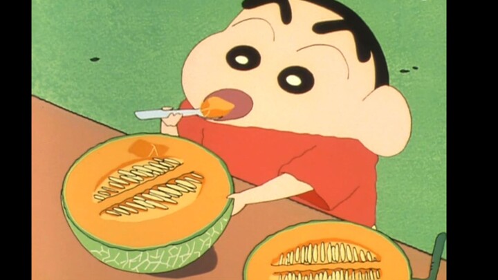 It’s my first time trying the legendary Hami melon! One bite and it’s sweet but not greasy—so refres