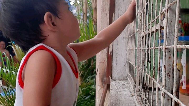 ANG TAGAL PO NUNG TINDERA.. naiinip na po ako pabili poooo