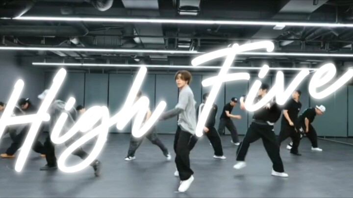 不是...你们威神V的练习室走位一直都这样吗