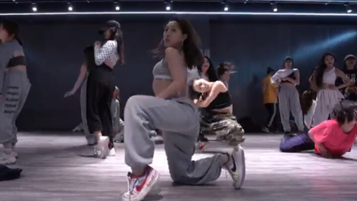 【HelloMiss】&Bala夜训，猛女夜训训猛女...必须要拿出抢占C位的气势！
