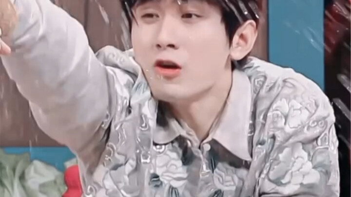 As expected, Cheng Yi's fighting scenes will never disappoint people.