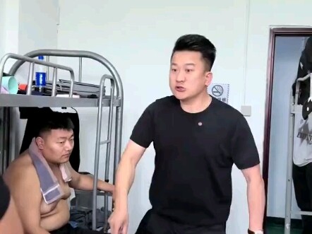 Boss Kicks Out Heartless Dorm Warden to Stand Up for Employees