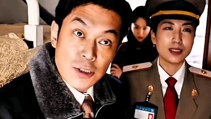 Old man gets upset when someone eats in the soft sleeper.