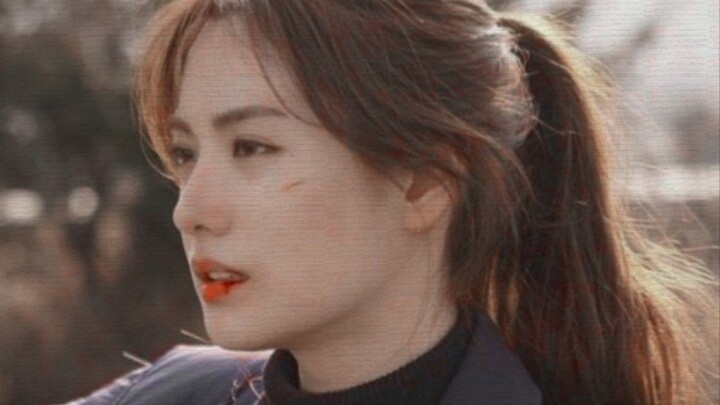 Help! This is what a super cool, handsome female cop should look like! From now on, the tragic and s