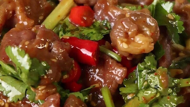 ข่าวดีสำหรับคนรักผักชี! เนื้อวัวคลุกผักชี!