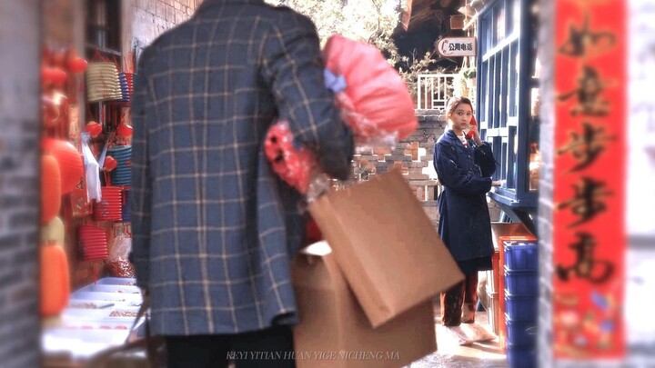 “Such unbelievably natural couple vibes! I’m totally hooked on this back-and-forth childhood-best-fr