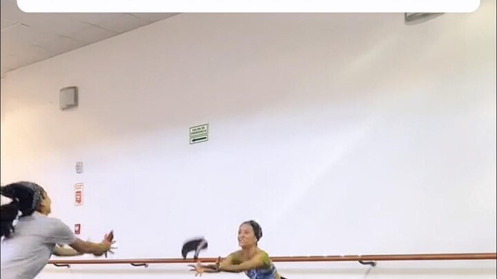 真实还原男芭蕾舞者是如何训练的