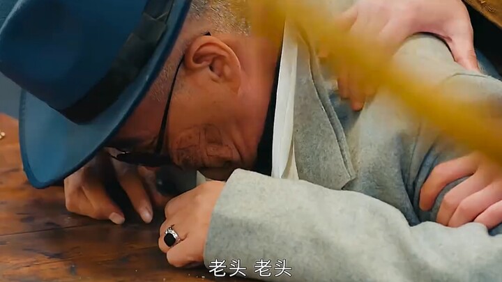 “A face meant for a 46 is stuck on a pair of size-40 soles”—I’m dying of laughter!