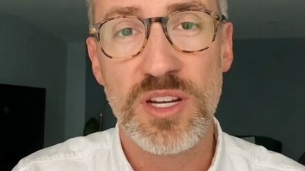 What Should You Wear to a U.S. Visa Interview? Insights from a Visa Officer