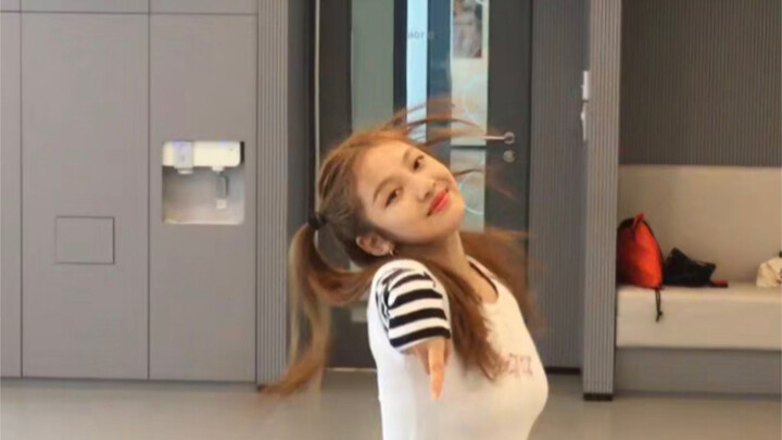 Xem xem Ning Yizhuo đã thay đổi như thế nào kể từ khi ra mắt