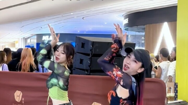 Some random dance records with rice noodle rolls. It’s been a long time since we danced together!