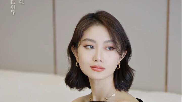 รู้ไหมว่าการที่ผู้ชายบ่นถึงผู้หญิงอีกคนต่อหน้าคุณบ่อยๆ หมายความว่าอะไร?