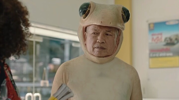 Thai sand sculpture ad: My late husband is reincarnated as a gecko to save my wallet!