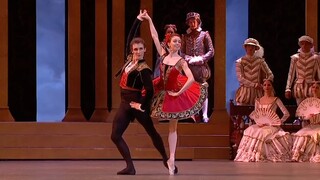 Penari balet Shaobao menjelaskan keunikan Don Quixote pas de deux