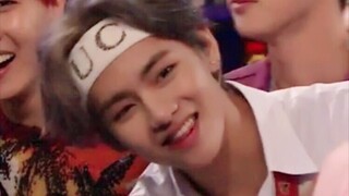 [Kim Tae Hyung] Hình ảnh của anh Tae Hyung đáng yêu quá đi mất!