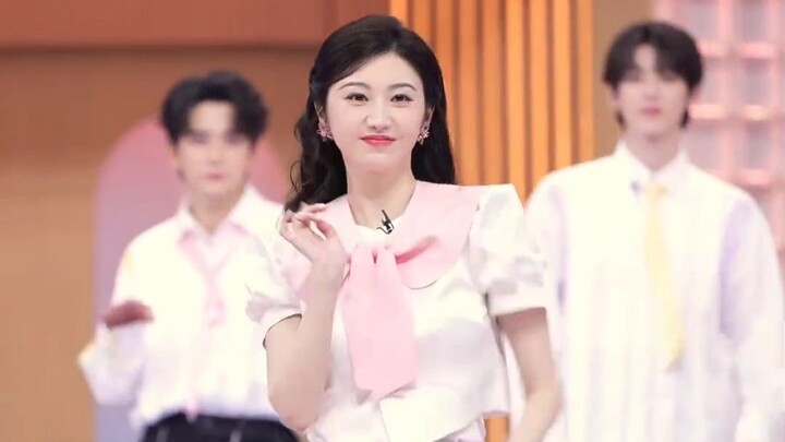 Thưởng thức điệu nhảy Kim Phong Ngọc Lộ phiên bản ngọt ngào nào~