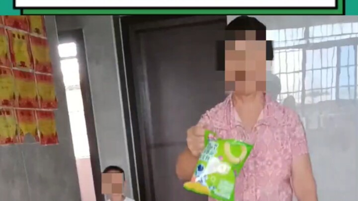 “Người lớn thì phải nhường người nhỏ”, câu nói này đã làm tổn thương biết bao người?