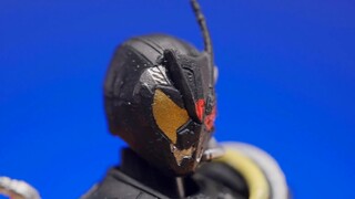 Qianqi took on the villain's backbone Kamen Rider Palm O-09