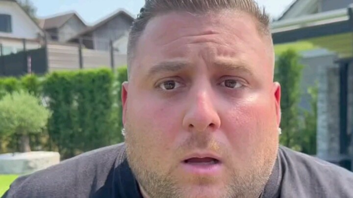 I think neither of you should criticize the other 😂