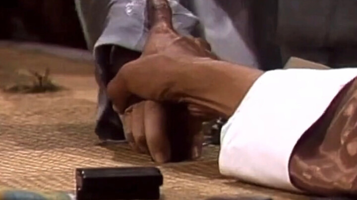 Con artists have countless tricks up their sleeves, but this one is the rarest of them all.