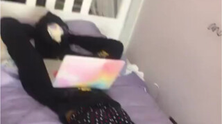 人  类  一  败  涂  地