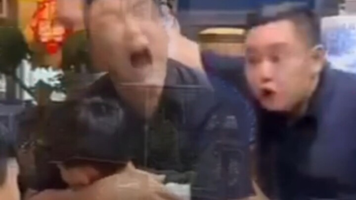 عزيزي، اذهب إلى الحانة لتنظر.mp4