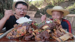 230 tệ 4,5kg xương sườn làm món “Sườn Kho” thịt mềm tuột khỏi xương