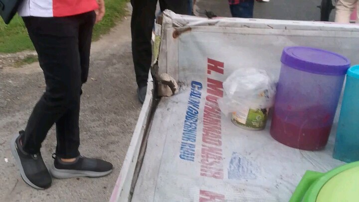 bagi bagi takjil di Pekanbaru Jln Arifin