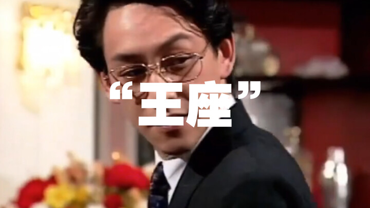 Afraid of wolves in front and tigers behind! Who’s the insecure little dog?