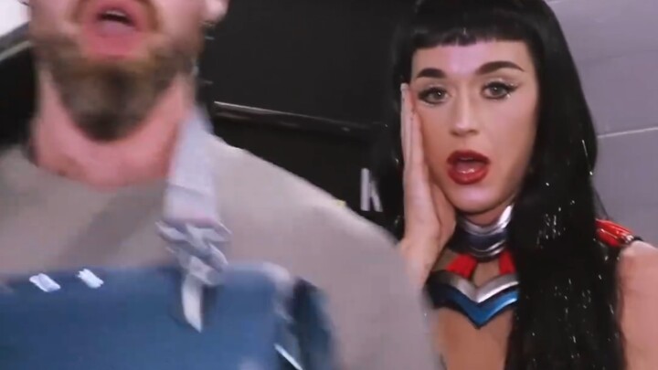 Fruit Queen Katy Perry Dances Energetically to Just Dance