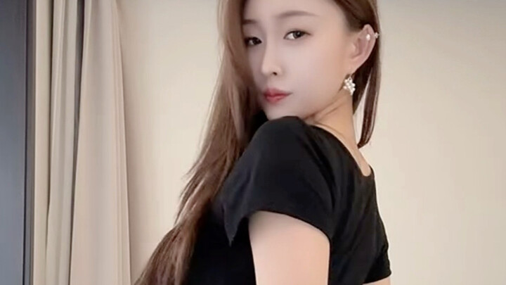 Pork ribs (jeans-clad goddess, hot back dance—full-body shots from a distance in the first half, the
